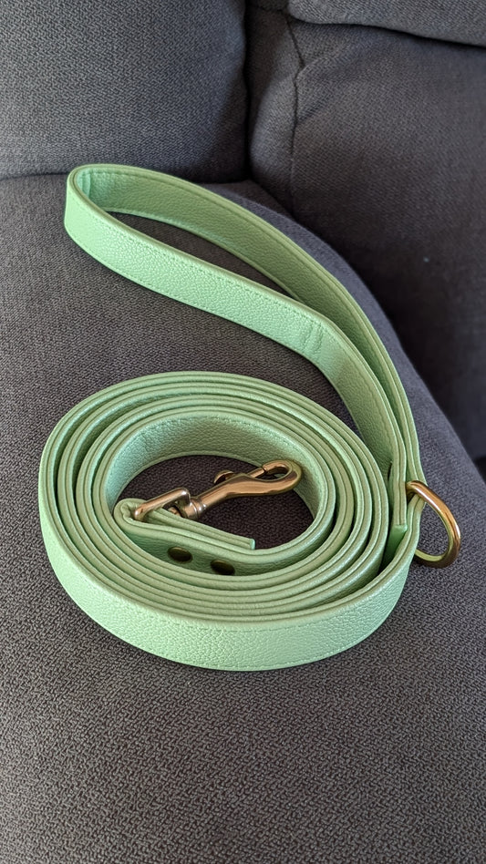 Leather Lead Fresh Mint
